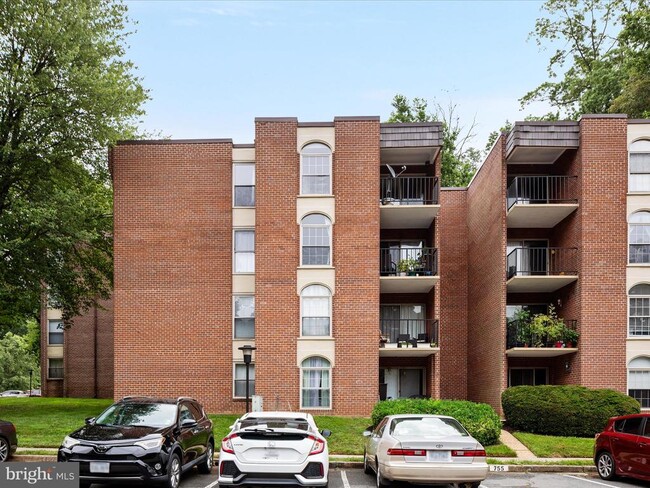 Building Photo - 3334 Woodburn Village Dr