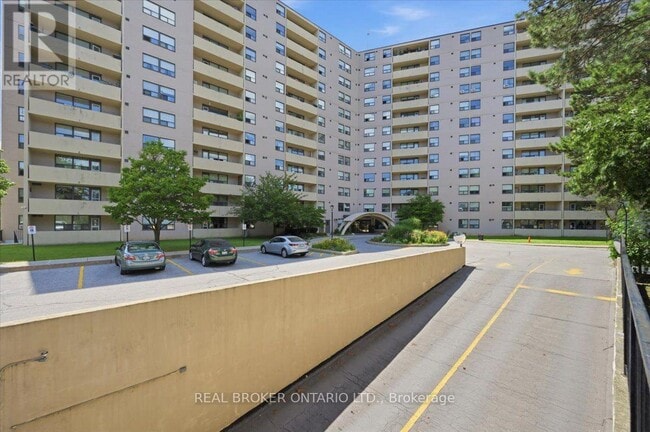 Building Photo - 700 Dynes Rd