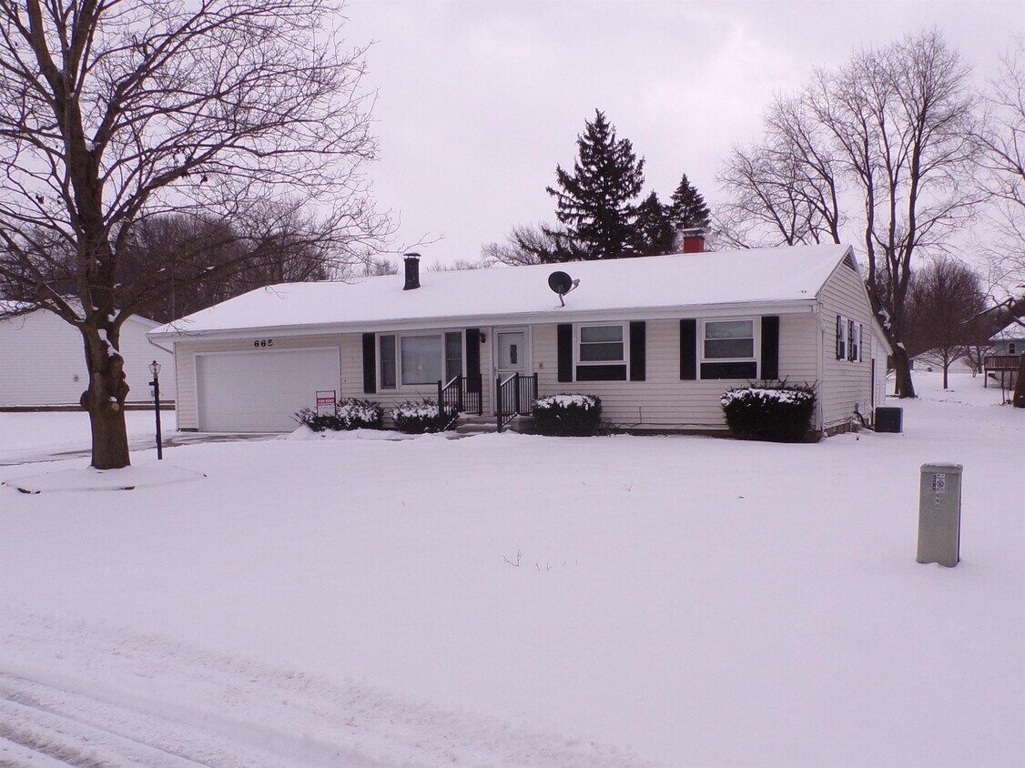 665 Langs Dr, Jonesville, MI 49250 House Rental in Jonesville, MI