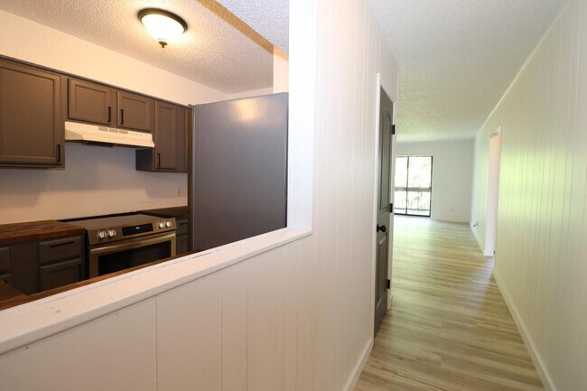 Foto del edificio - 122 Fairway Ave