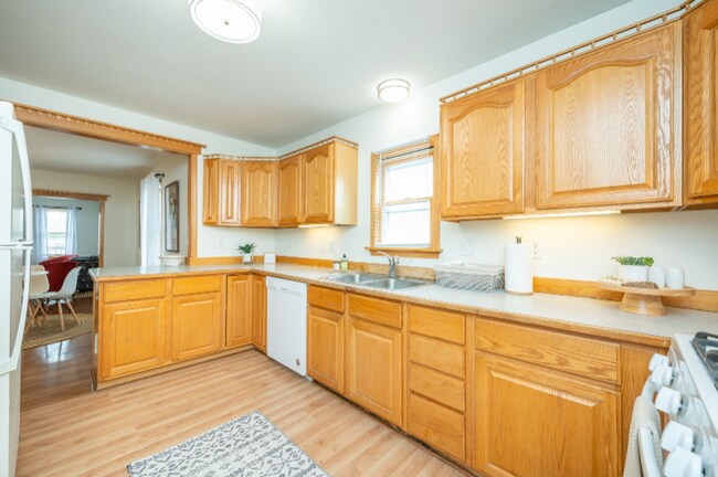 Building Photo - 1708 SE 1st St