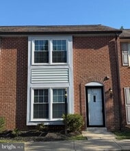 Building Photo - 5605 Independence Cir
