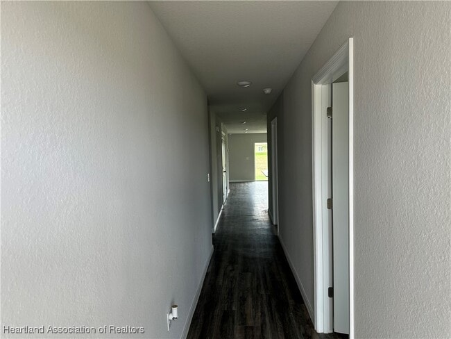 Foto del edificio - 1825 Grand Ridge St