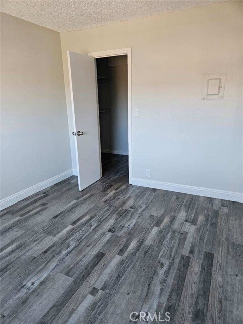 Foto del edificio - 827 E 9th St