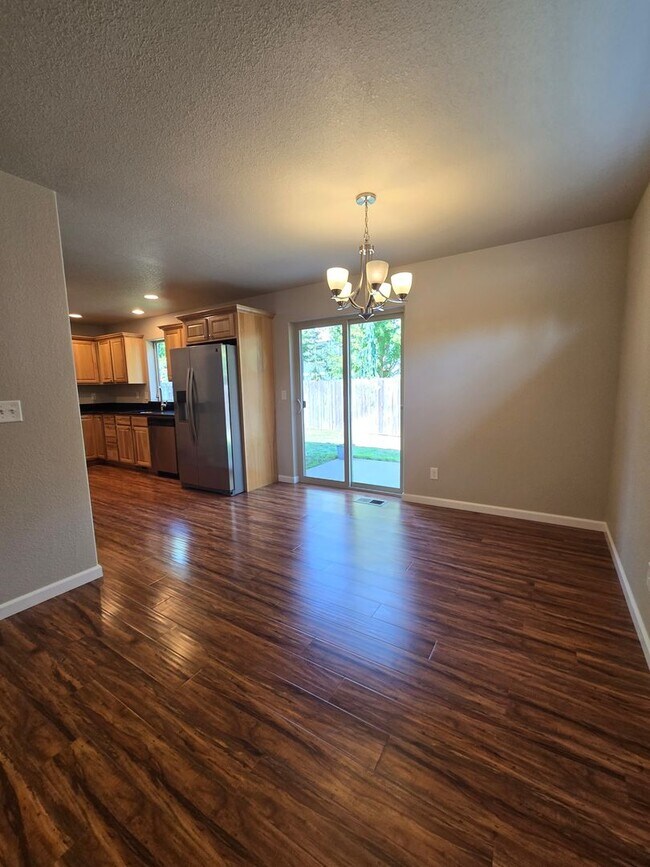 Foto del edificio - 825 NW Hickory St