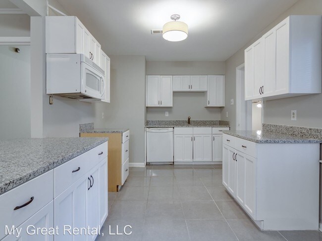 Foto del edificio - 3 br, 2 bath House - 450 Homeville Road