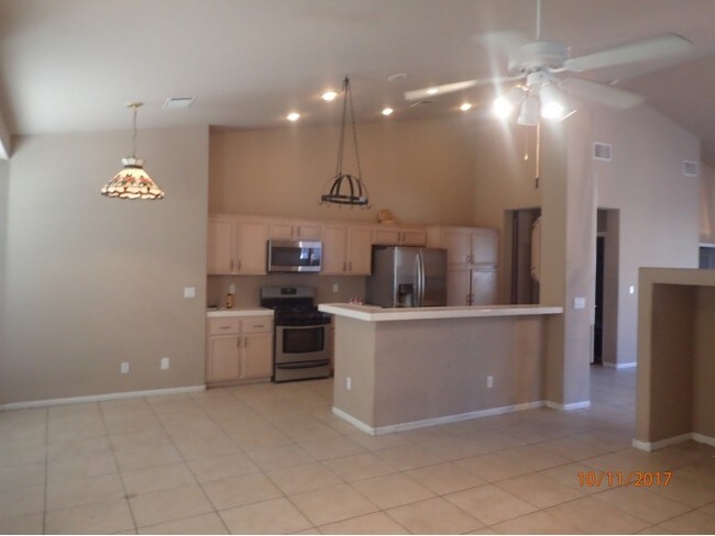 Building Photo - 8322 Glen Aspen Dr