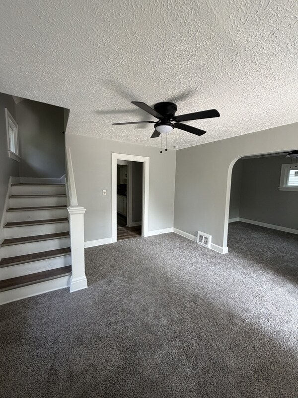 Foto del edificio - 3679 E 105th St