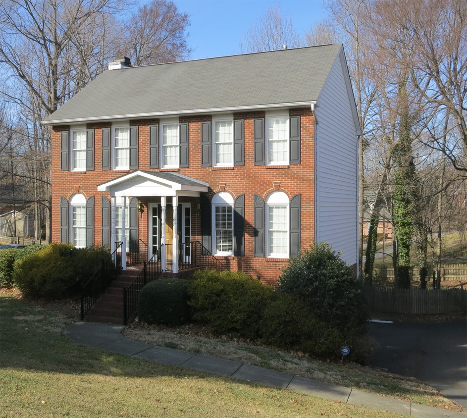 Primary Photo - 730 Somerset Dr