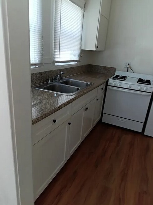 Foto del edificio - 715-723 Lime Ave