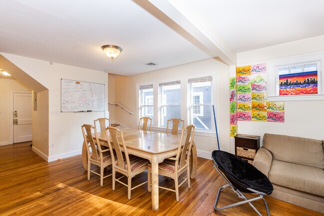 Building Photo - 135 Calumet St