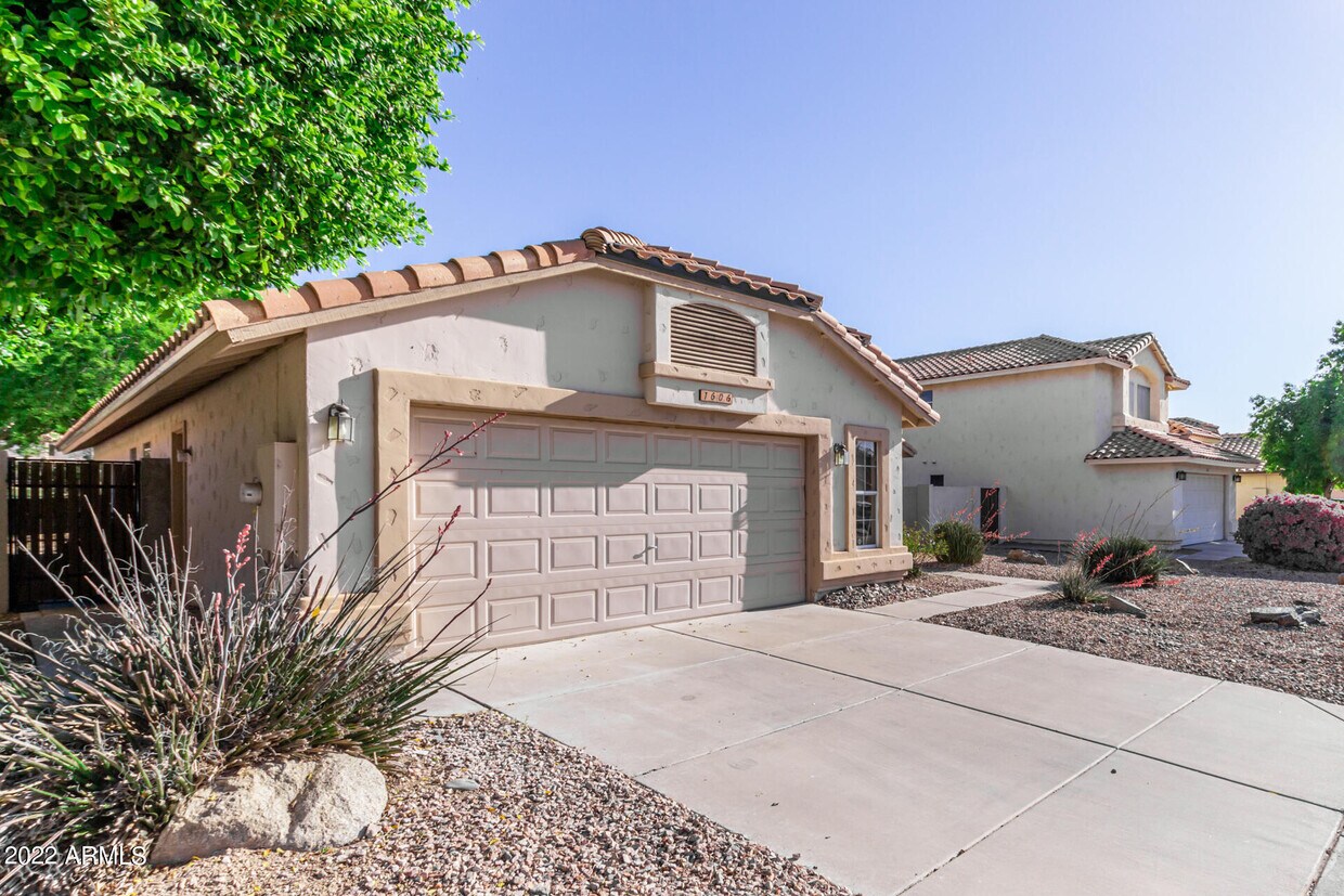 Primary Photo - 1606 E Windsong Dr