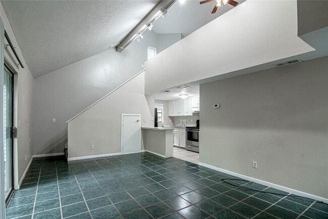 Building Photo - 26620 Primrose Ct