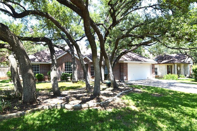 Building Photo - 503 Riverview Dr