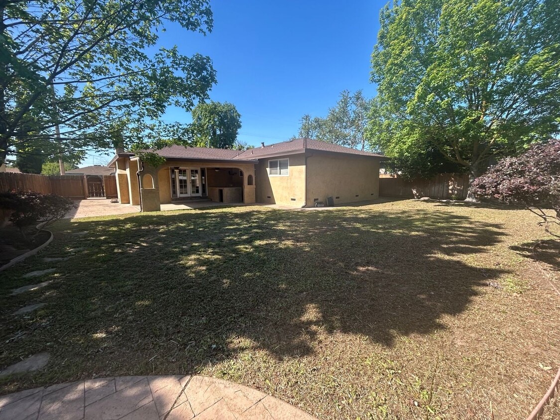 Foto del edificio - 1329 Schulenberg Ave