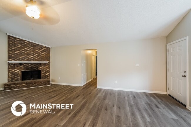 Building Photo - 1729 Tall Oak Cir