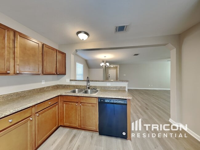 Building Photo - 16127 Caballo Run Selma TX