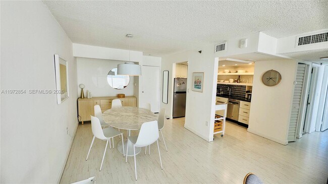 Foto del edificio - 1775 Washington Ave