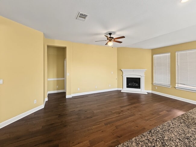 Building Photo - 815 Expedition Way