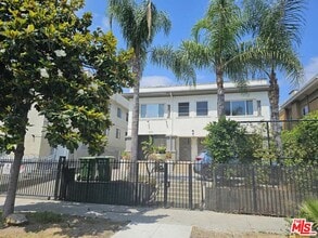 Building Photo - 833 S Catalina St