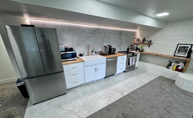 Foto del edificio - 2701 Sky View Dr