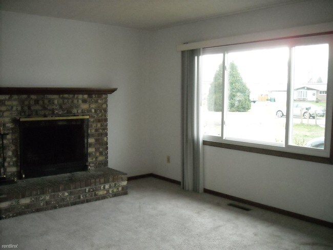 Foto del edificio - 8048 Smoky Row Rd