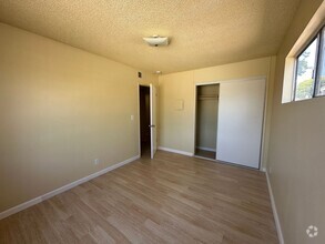 Building Photo - 1423 Edgewood Dr