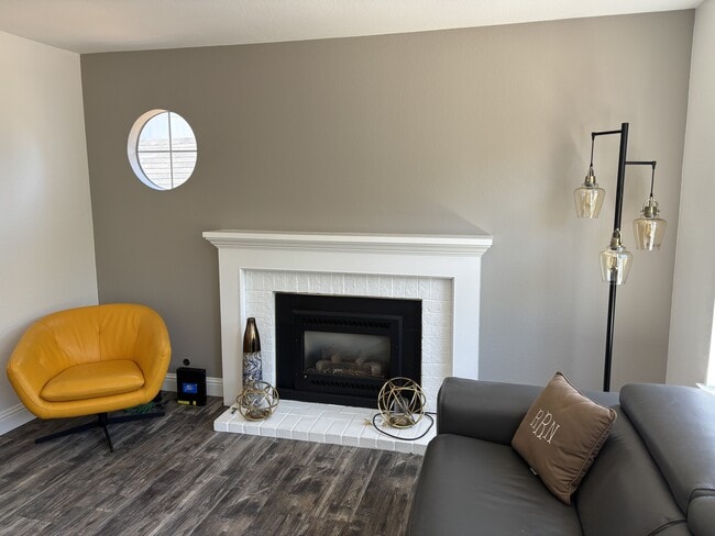 Foto del edificio - 9587 Wellington Cir
