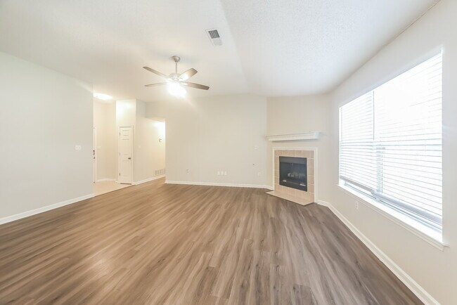 Foto del edificio - 6064 Allen Pkwy E