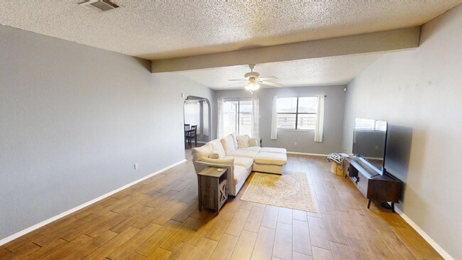 Building Photo - Embrace Spacious Living in Killeen!