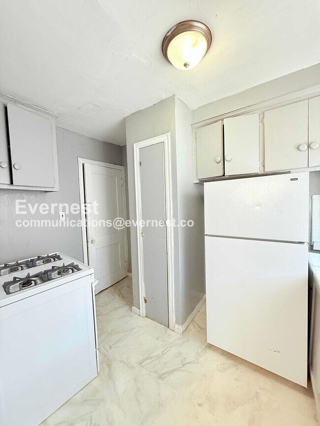 Foto del edificio - 12131 Schaefer Hwy