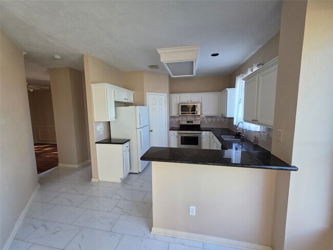 Building Photo - 4815 Knights Branch Dr