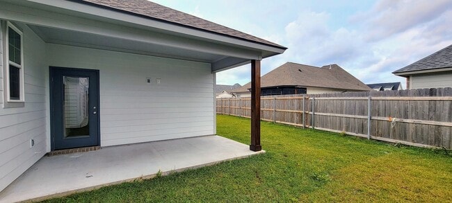 Building Photo - 204 Bennington Ln