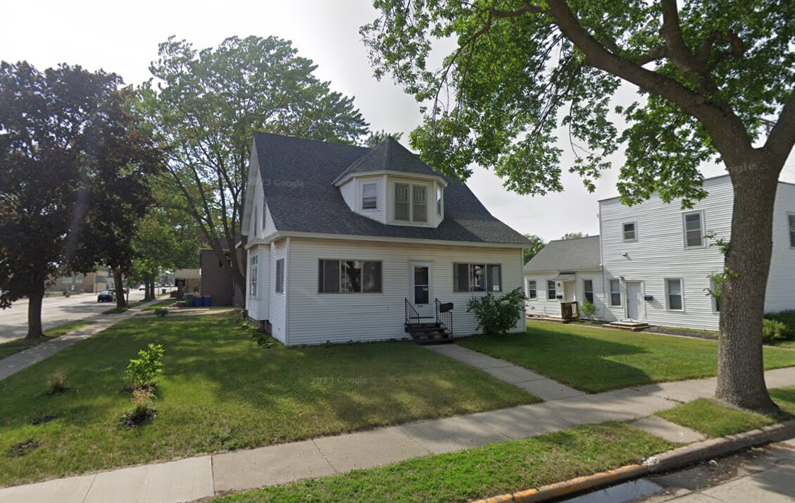 Foto principal - 404 N Elm Ave