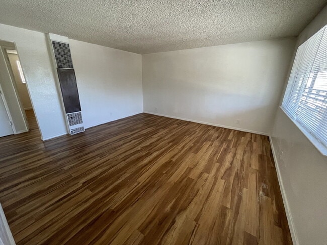 Building Photo - Woodside Drive Apartment In Carson City