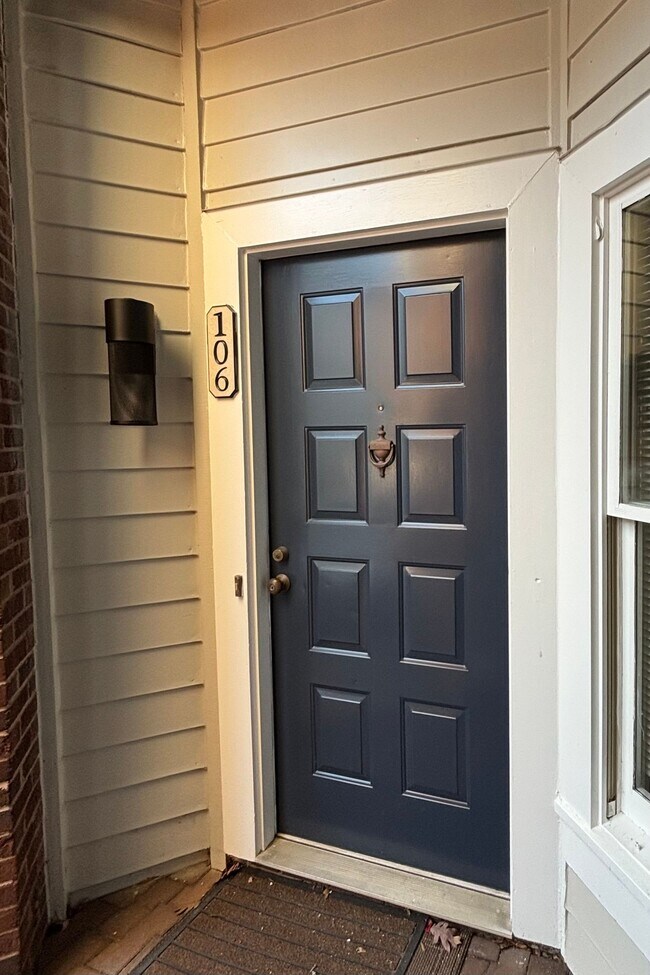 Foto del edificio - 1001 Brighthurst Dr