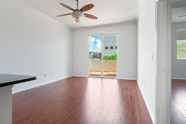 Foto del edificio - 600 S Dixie Hwy