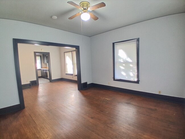 Building Photo - 9 State St N