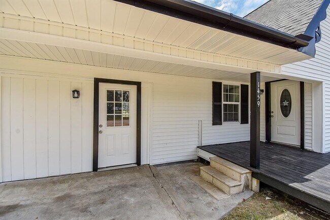 Building Photo - 1459 County Rd 376