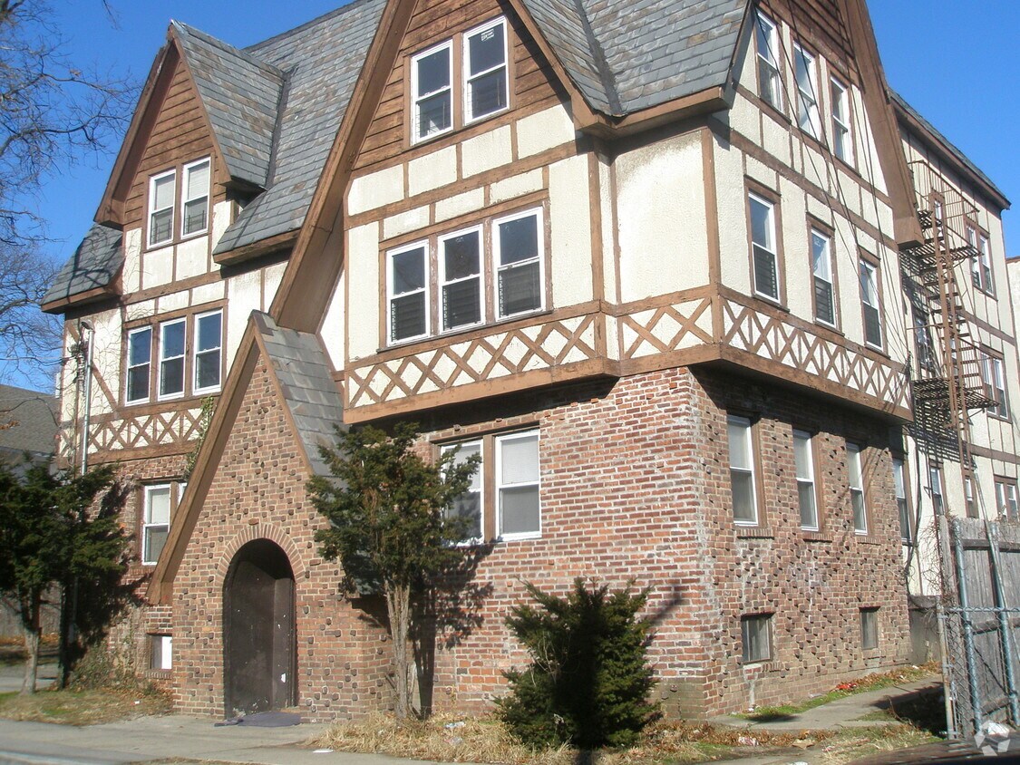 699 School St, Baldwin, NY 11510 Apartments in Baldwin, NY