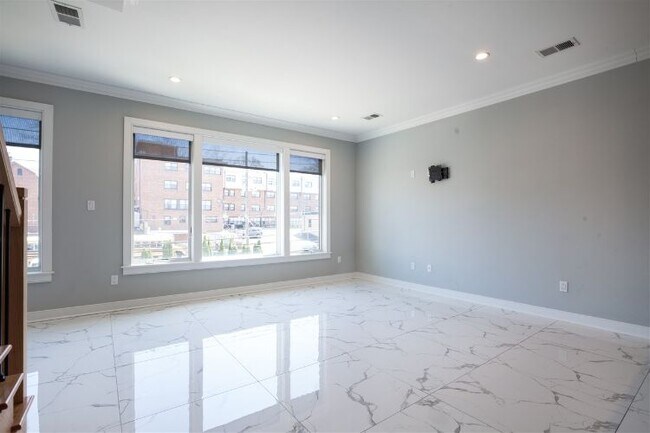 Building Photo - 225 Columbia Ave