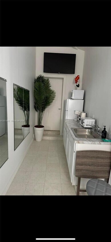 Foto del edificio - 1160 NW 193rd St
