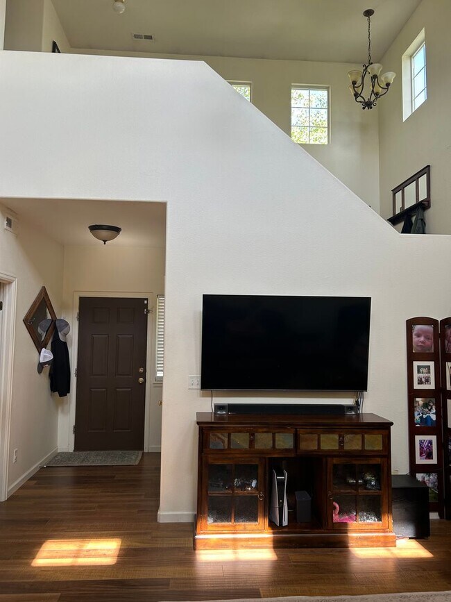 Foto del edificio - Welcome to your new home!  3 beds, 2.5 bat...