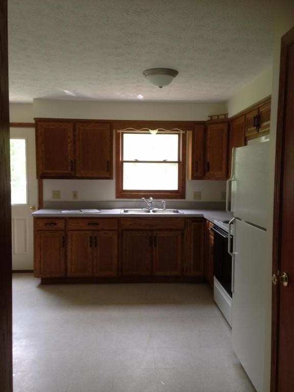 Building Photo - 3706 Lynn Rd, Ravenna, OH 44266