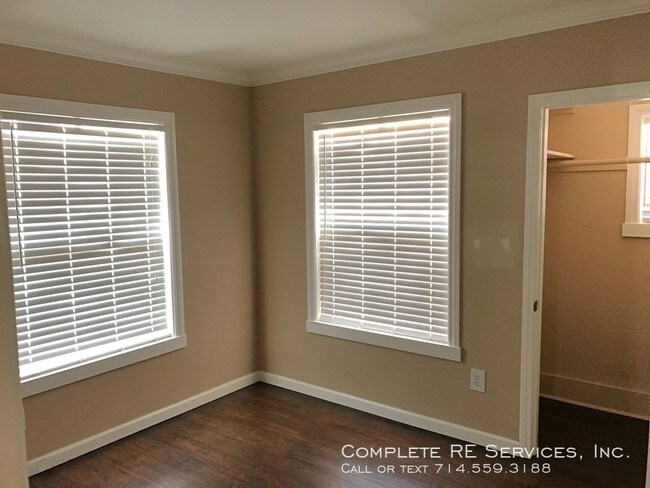 Foto del edificio - Duplex, 3 Bedroom Unit for Lease in Ontario.