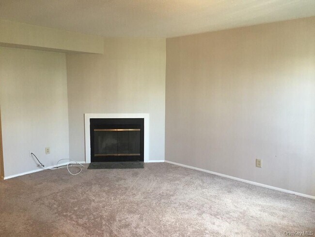 Foto del edificio - 2805 Whispering Hills Dr