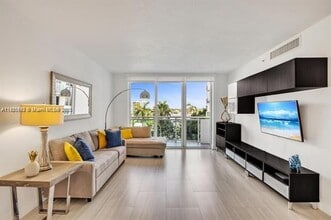 Building Photo - 3001 S Ocean Dr