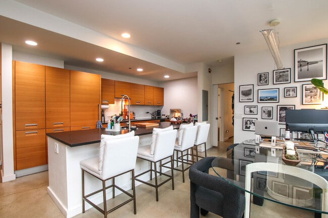 Foto del edificio - 156 W Superior St