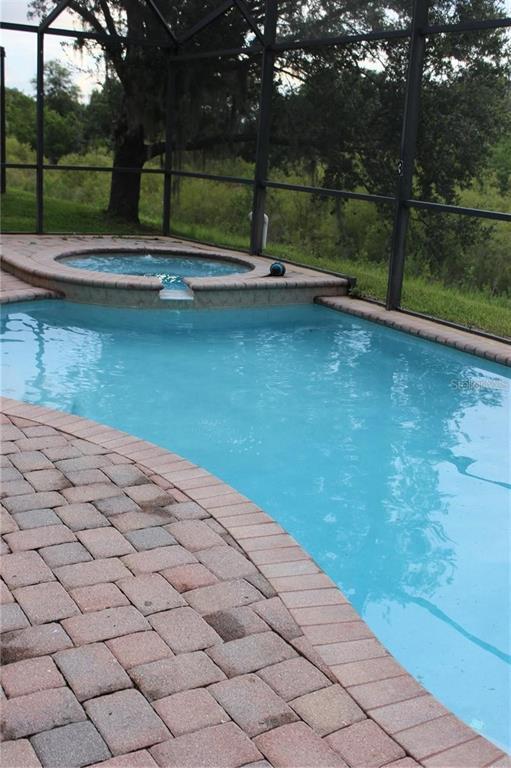Foto del edificio - 348 Lake Davenport Cir