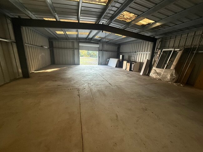 Building Photo - 14136 Little Ranch Rd